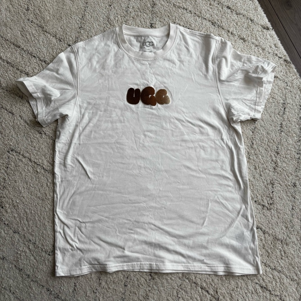 UGG White T-Shirt with fuzzy UGG lettering Boxy Fit